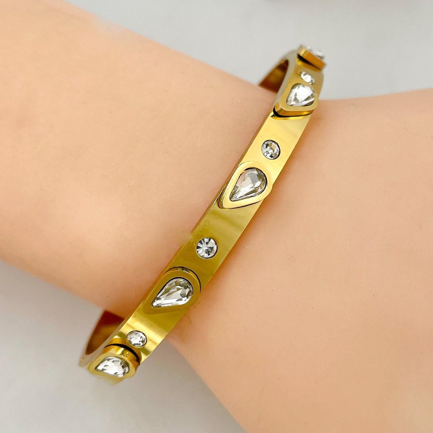 Golden Dew Drop Handcuff