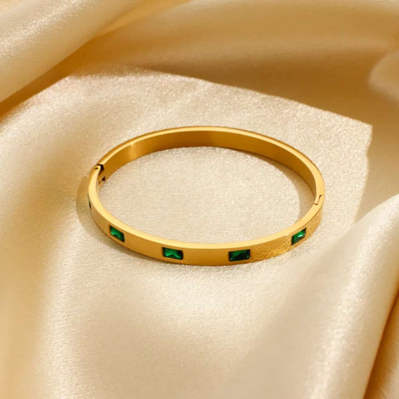 Emerald Gem Handcuff