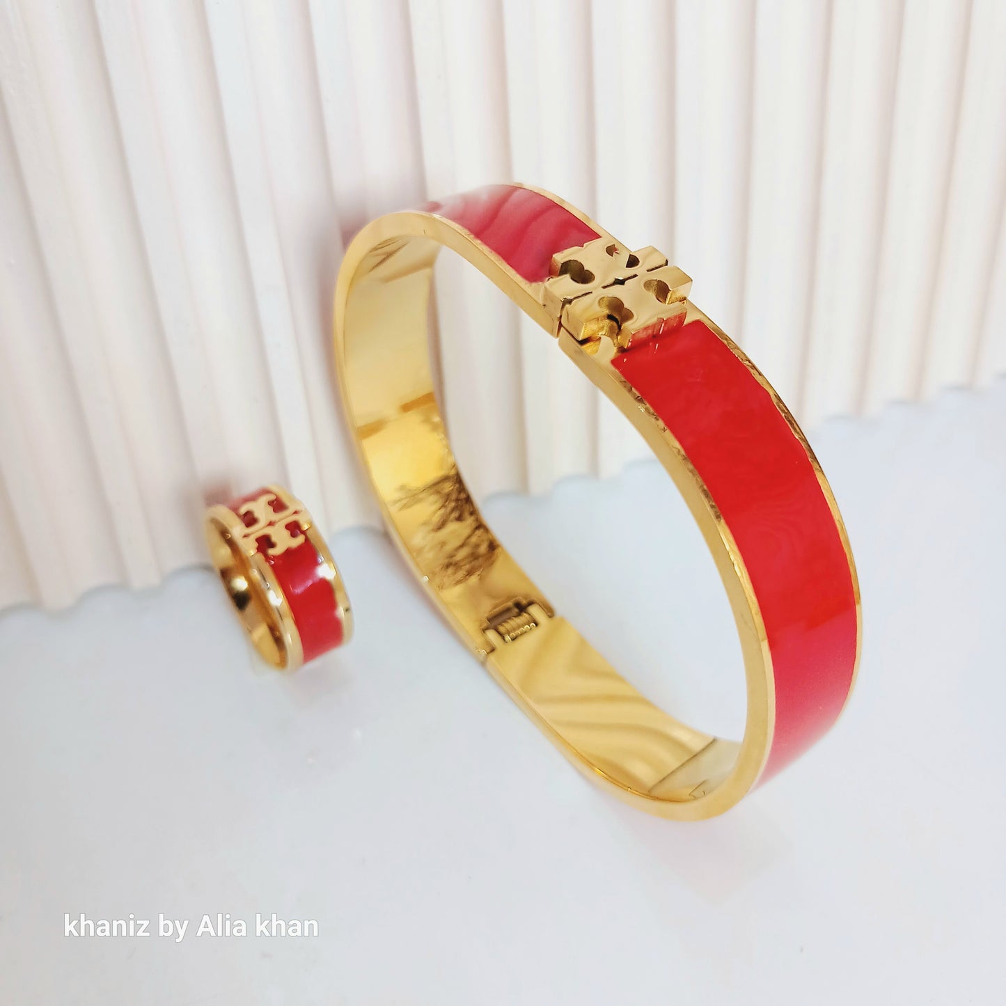 Red Tory Set