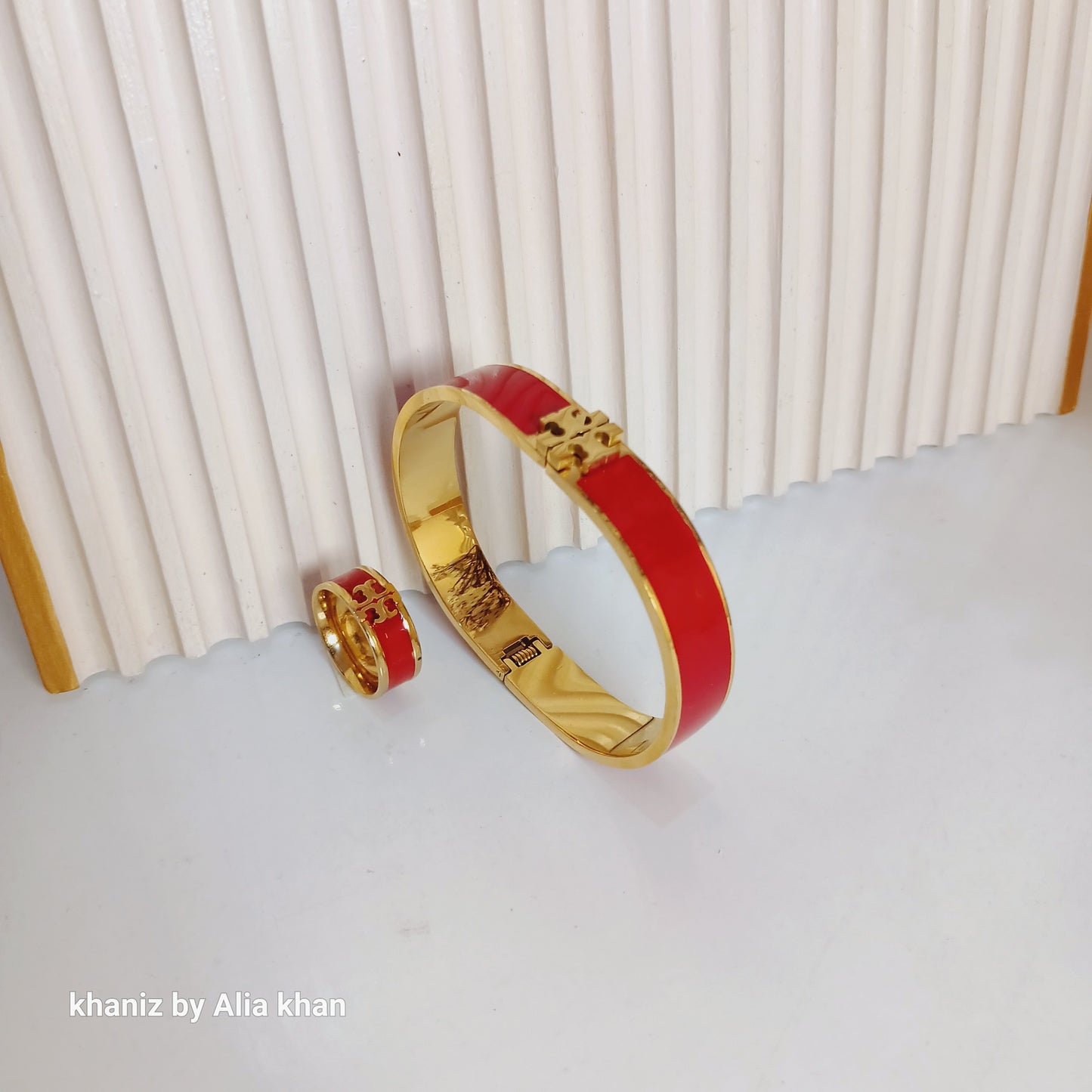 Red Tory Set