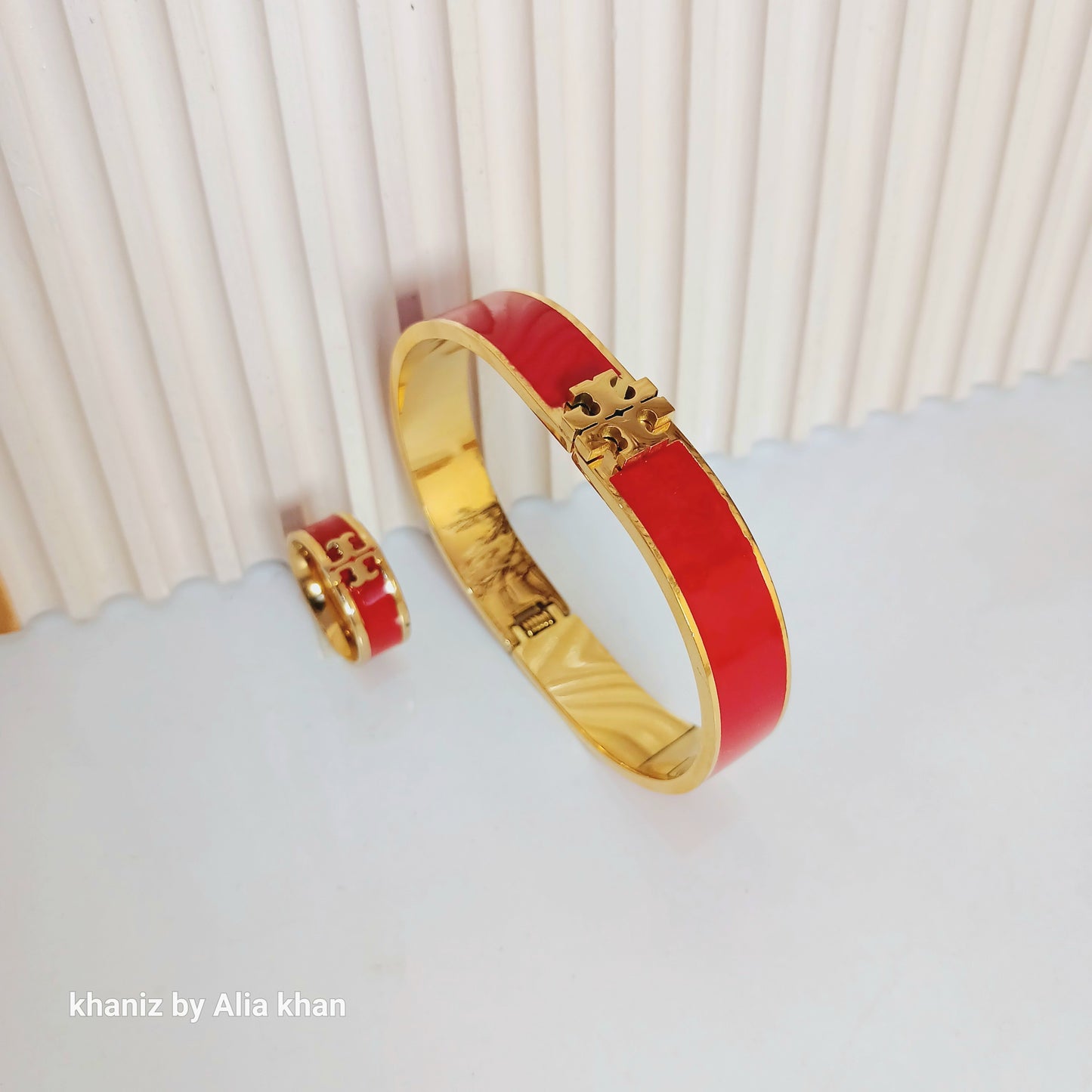 Red Tory Set