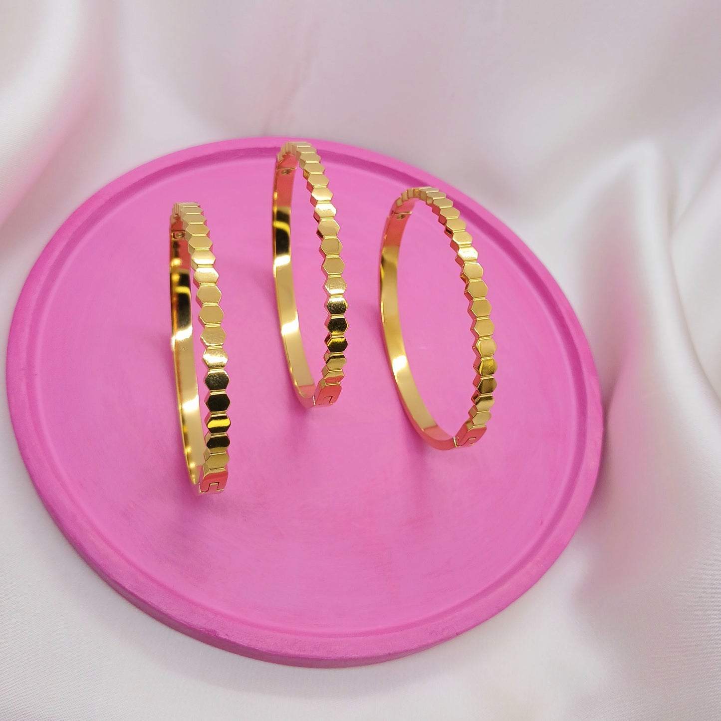 Honeycomb Handcuff