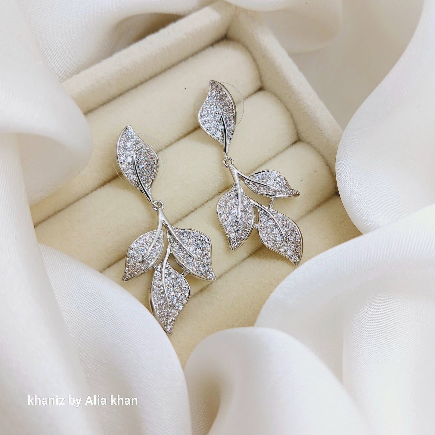 Sparkle Leafy Earrings
