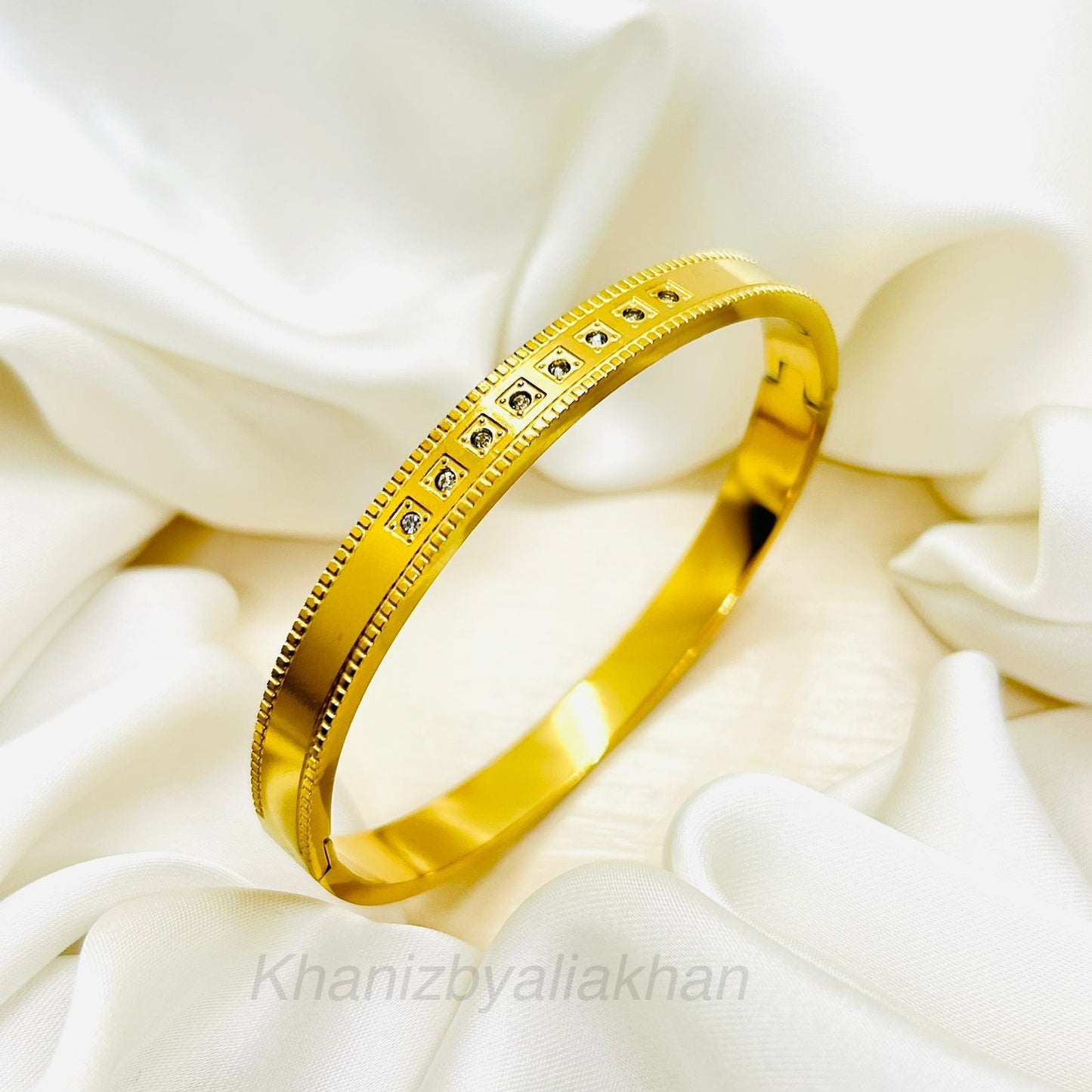 Radiant Wrist Handcuff