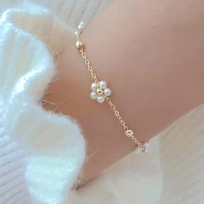 Daisy Pearl Flower Bracelet