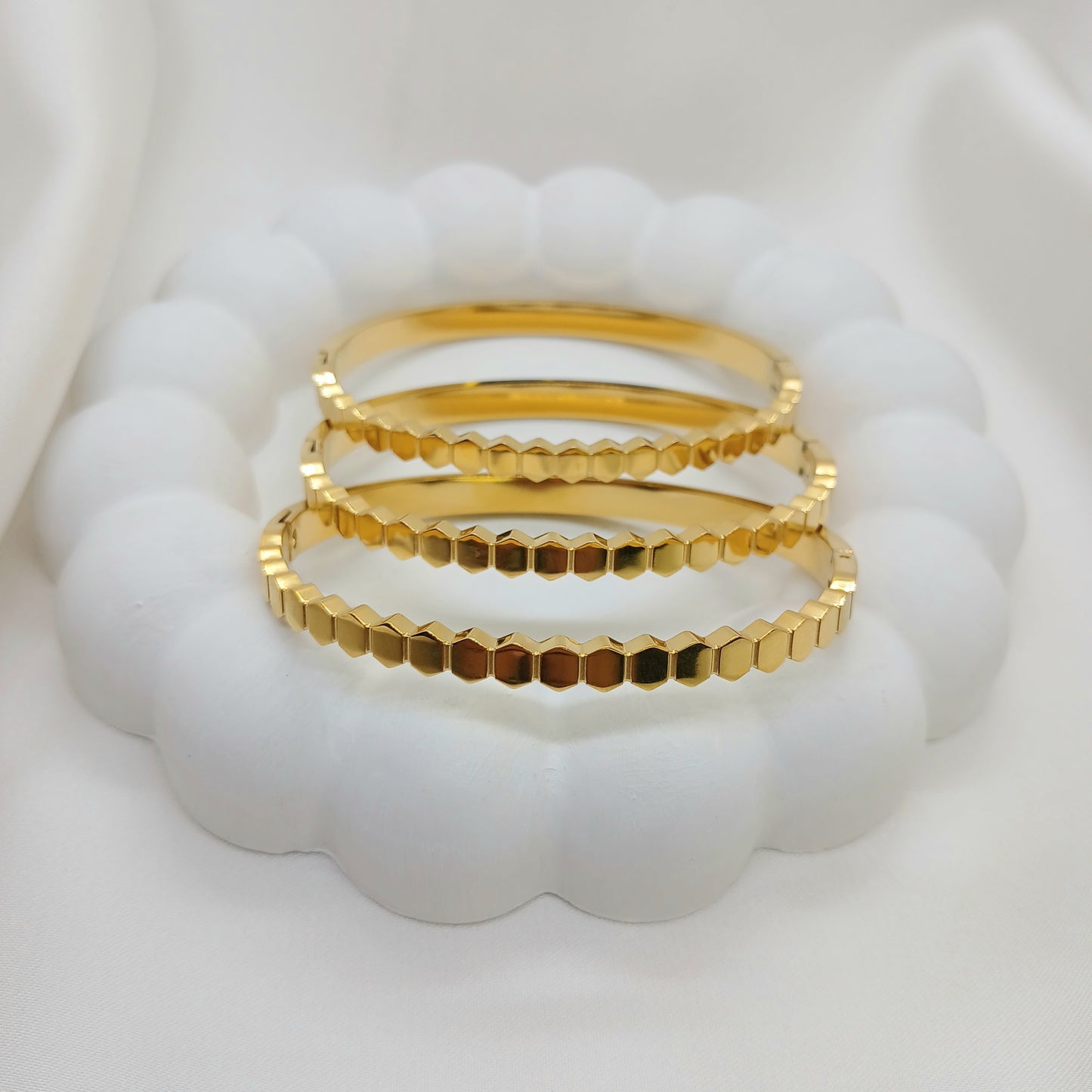 Honeycomb Handcuff