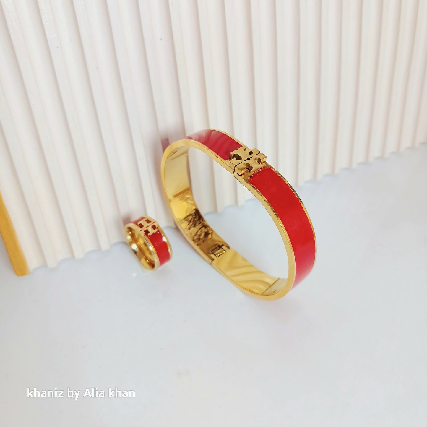 Red Tory Set