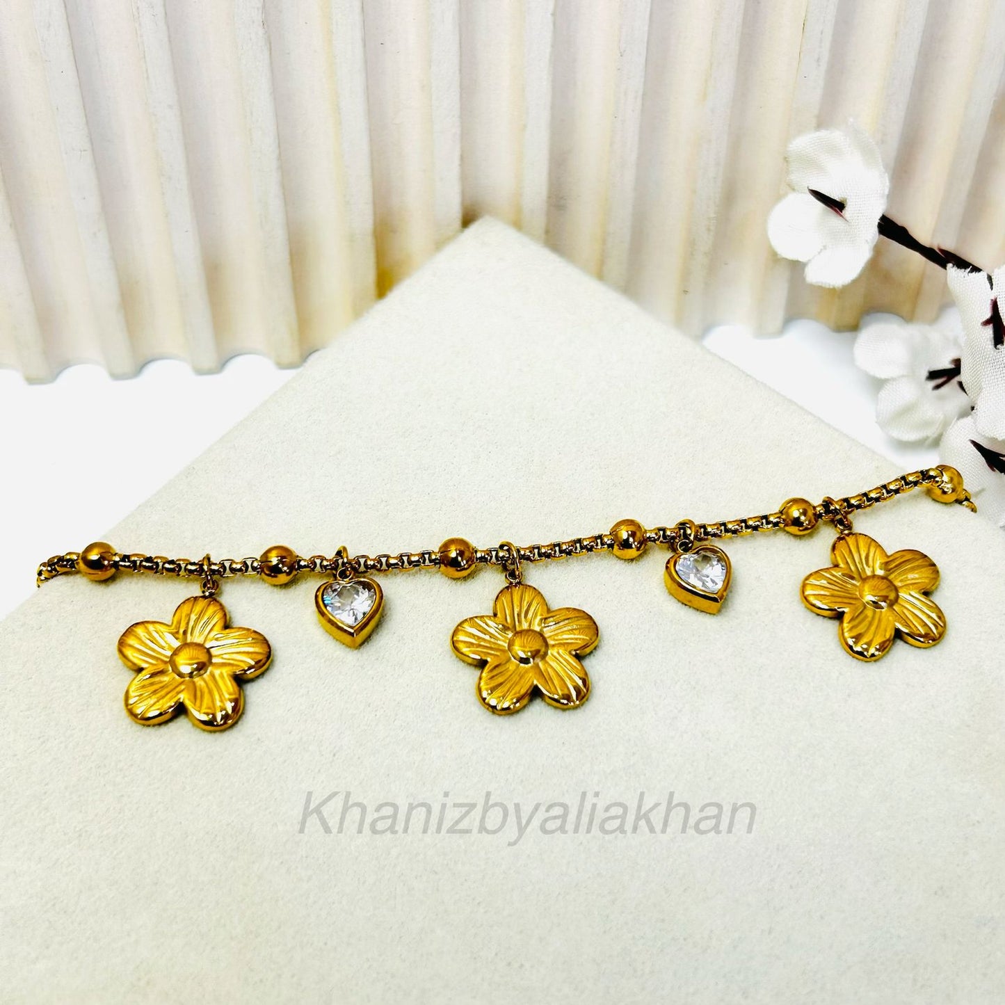 Daisy Floral Charm Bracelet