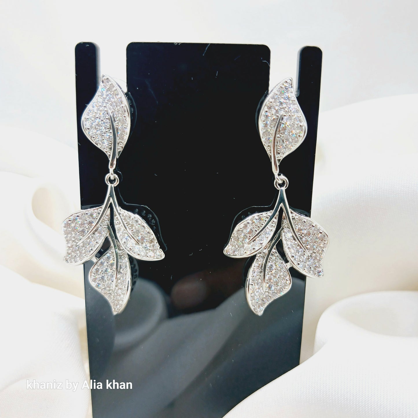Sparkle Leafy Earrings