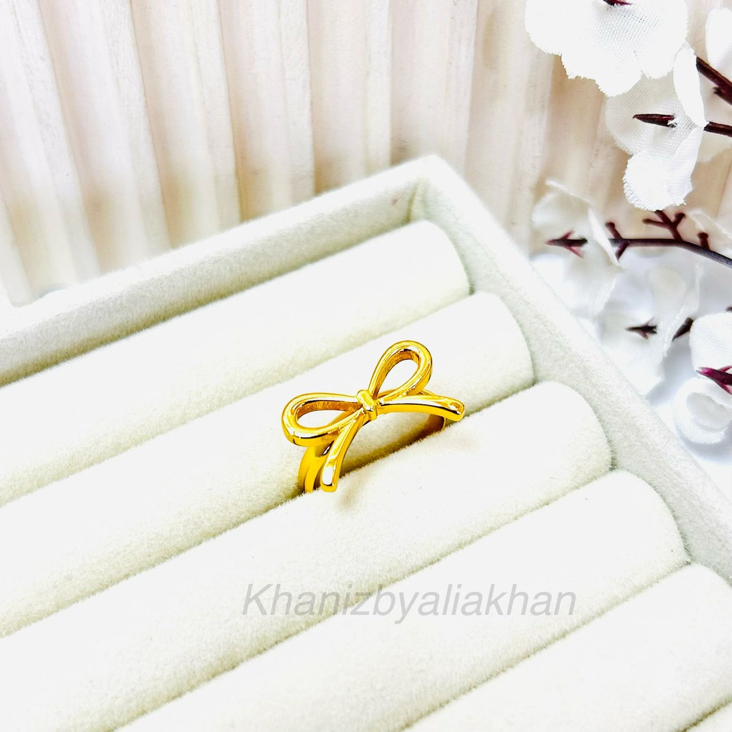 Dainty Bow Ring