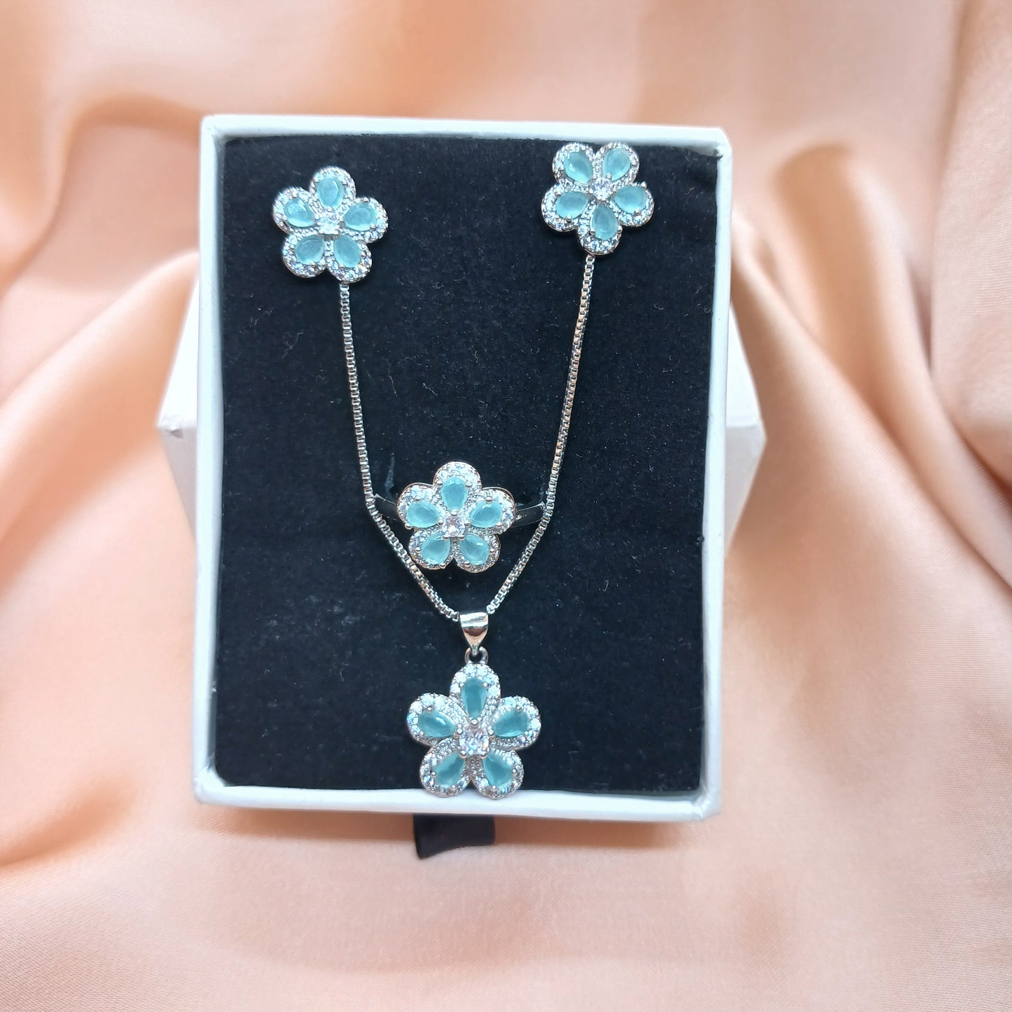 Elegant turquoise Blossom prestige set