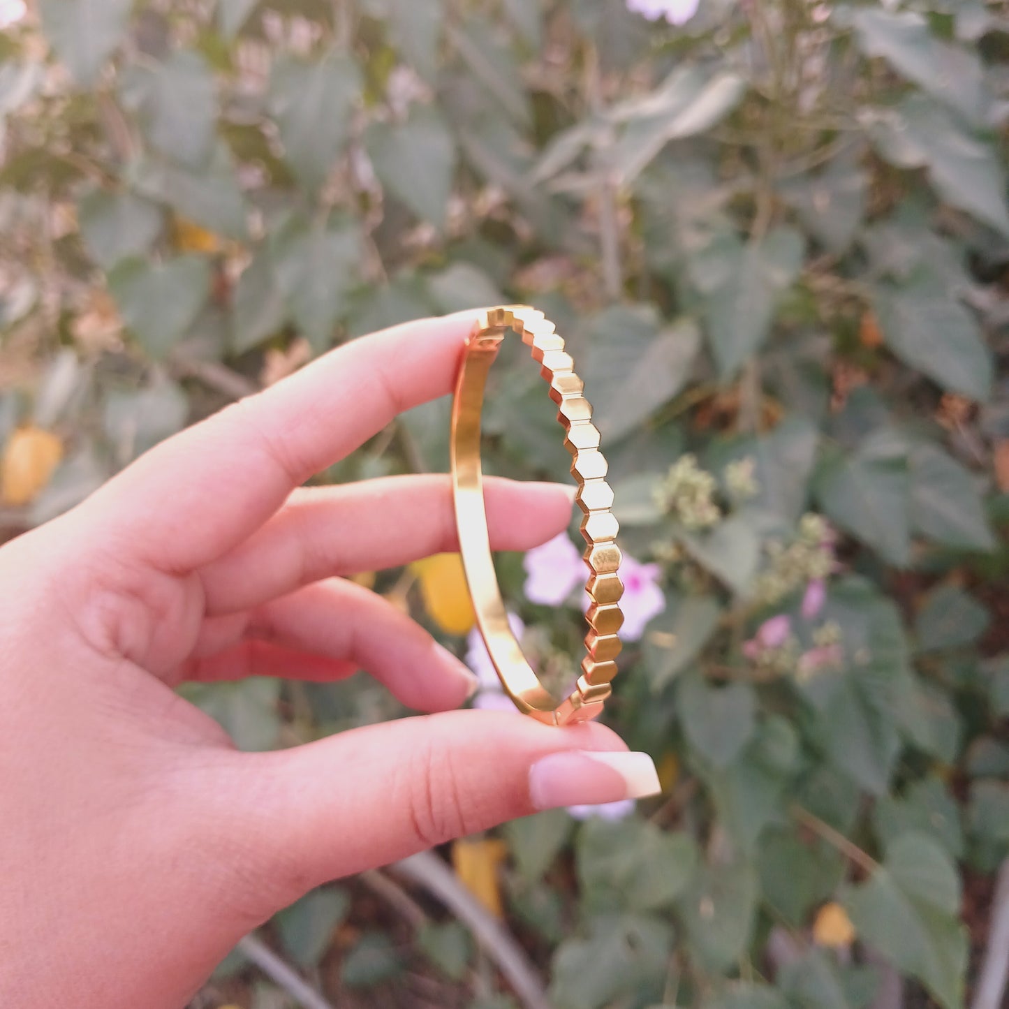 Honeycomb Handcuff