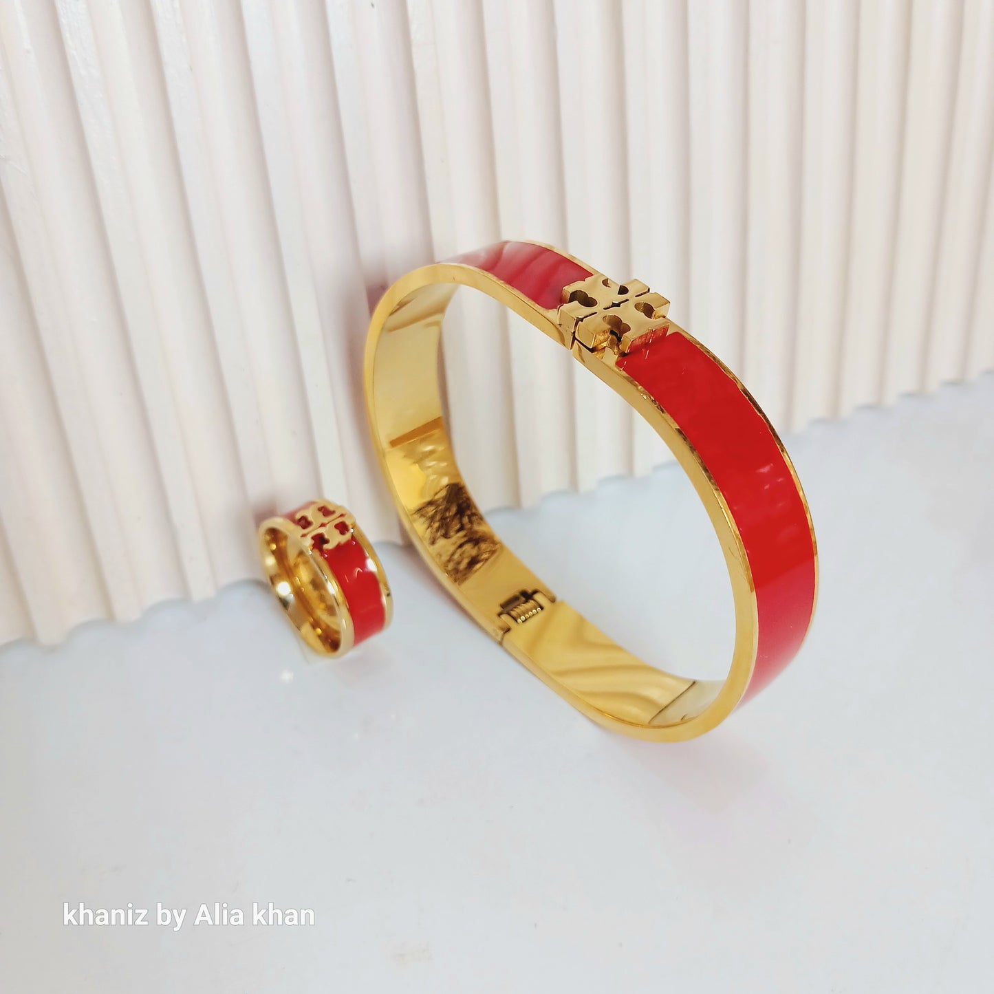Red Tory Set
