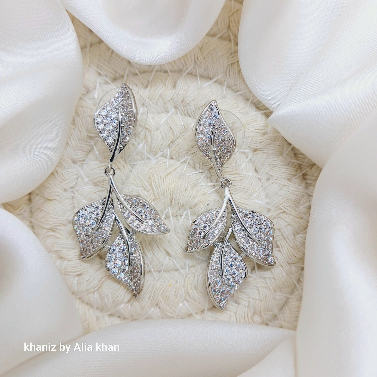 Sparkle Leafy Earrings