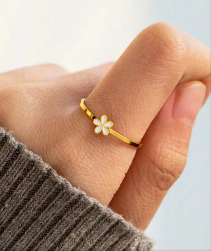 Minimal Flower Ring