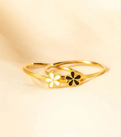 Minimal Flower Ring