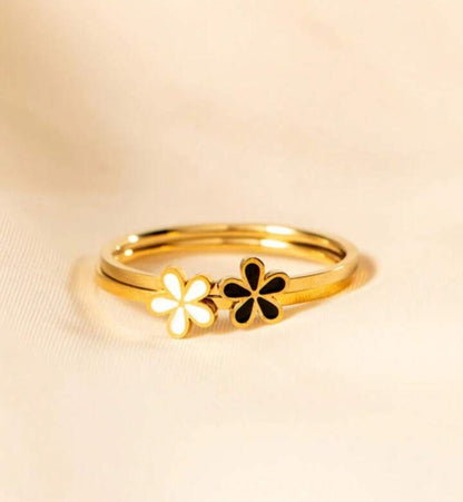 Minimal Flower Ring