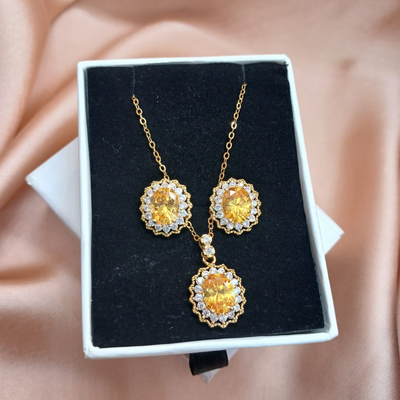 Topaz November Stone Luxurious Set