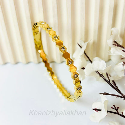 Elite Honeycomb Handcuff