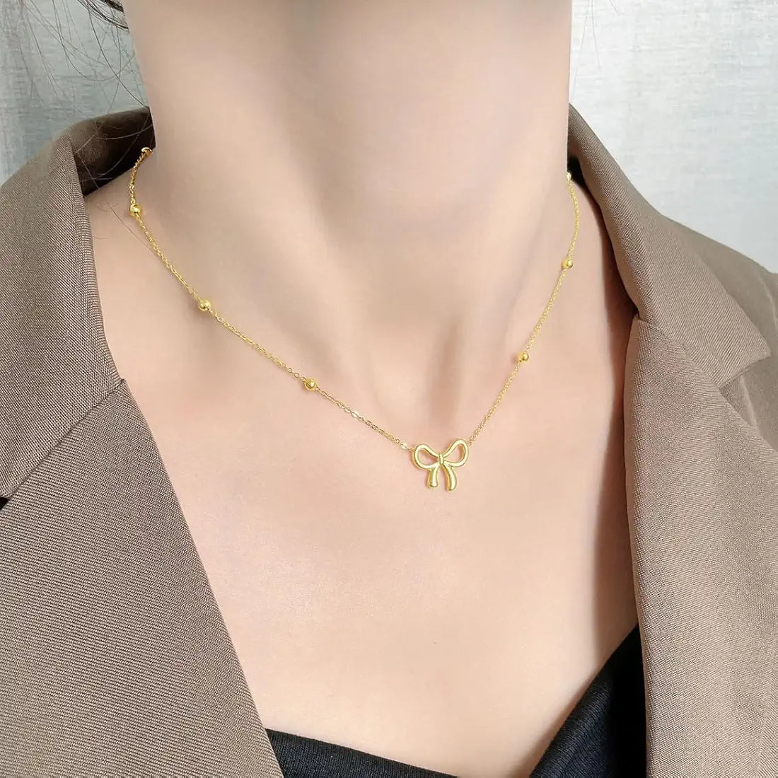 Bow pendant