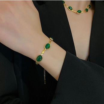 Lush Emerald bracelet