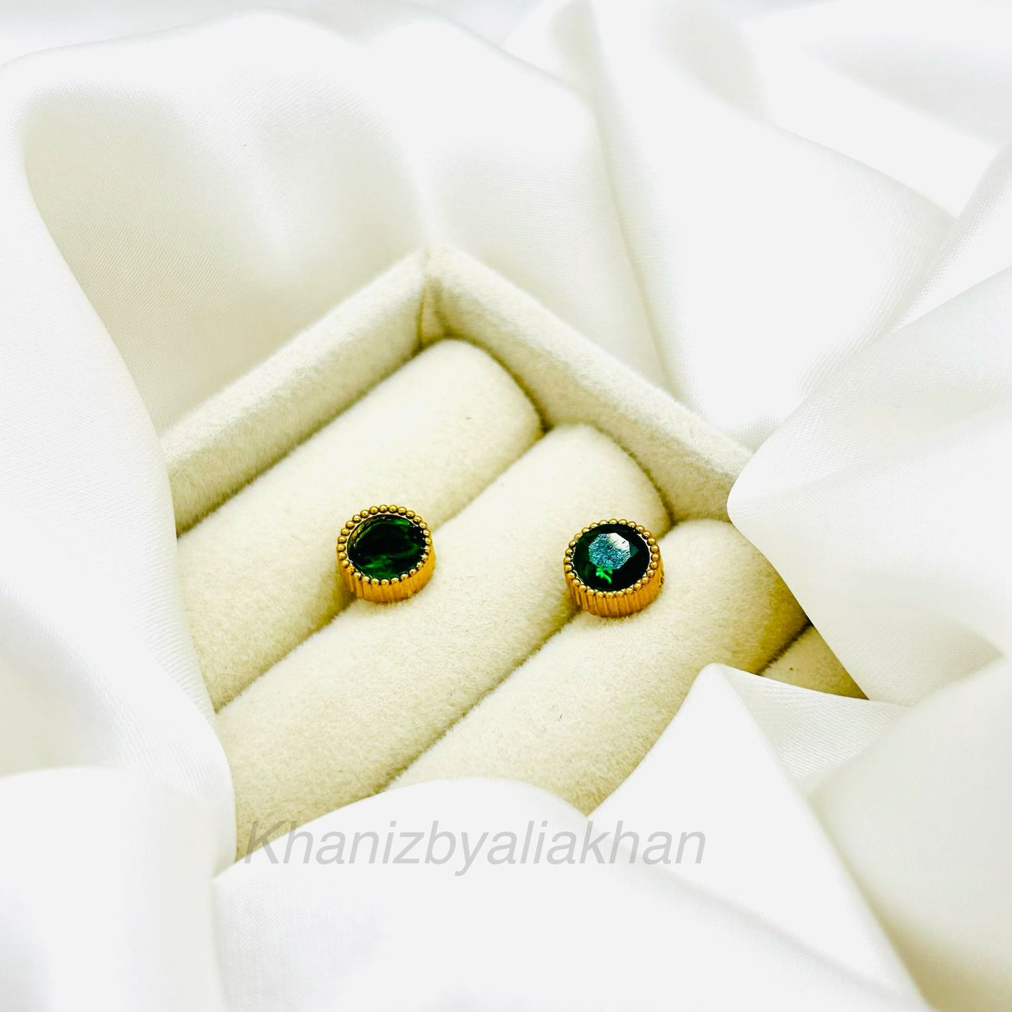 Emerald Blink Earrings