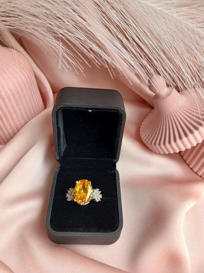 Oval-cut Yellow Topaz Ring