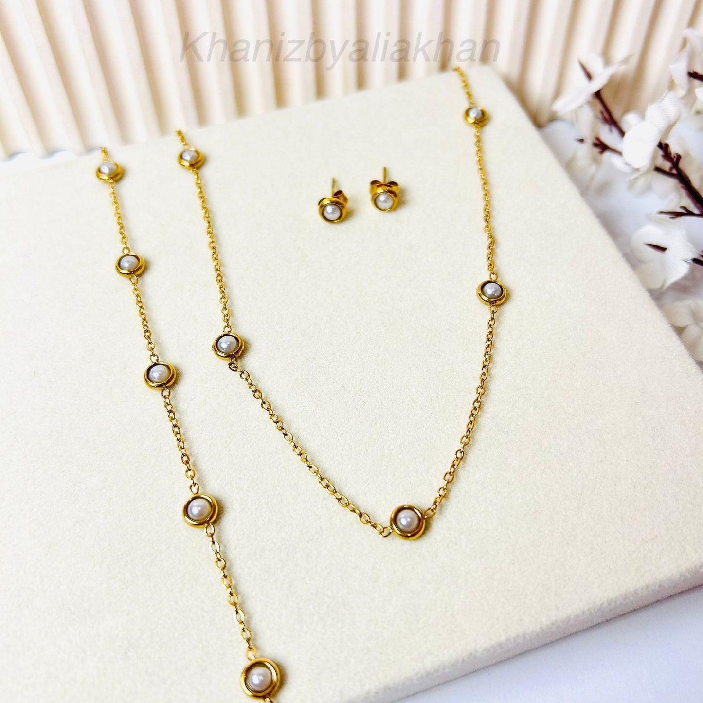 Dainty Pearl Set