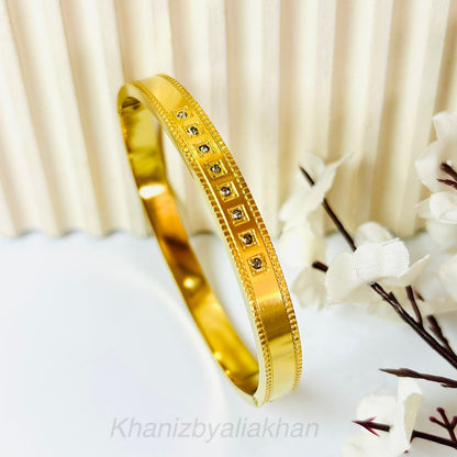 Radiant Wrist Handcuff