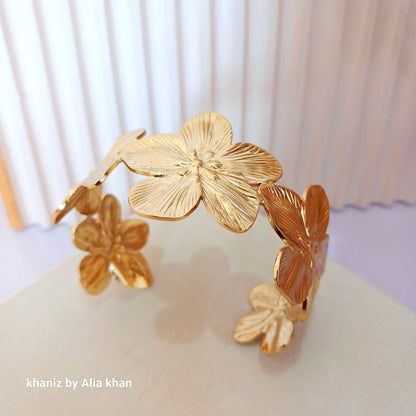 Flower Handcuff