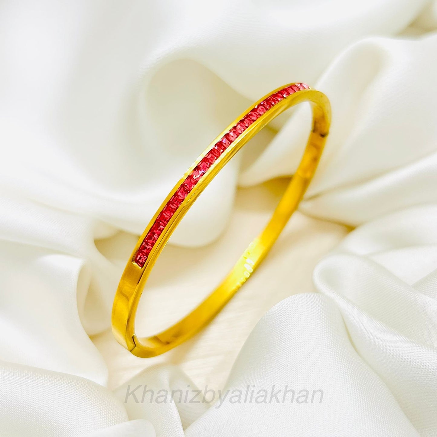 Pink Gleam Handcuff
