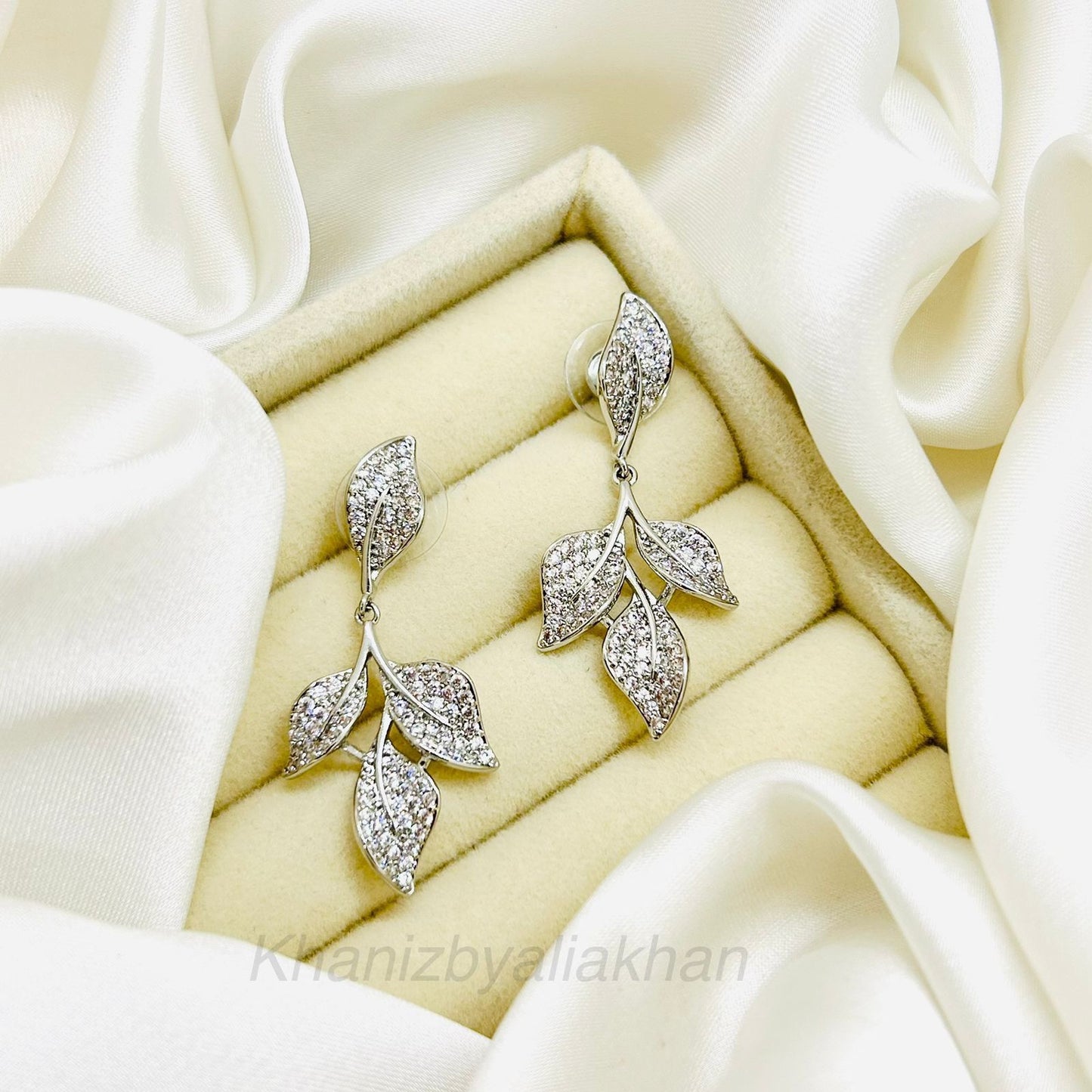 Sparkle Leafy Earrings