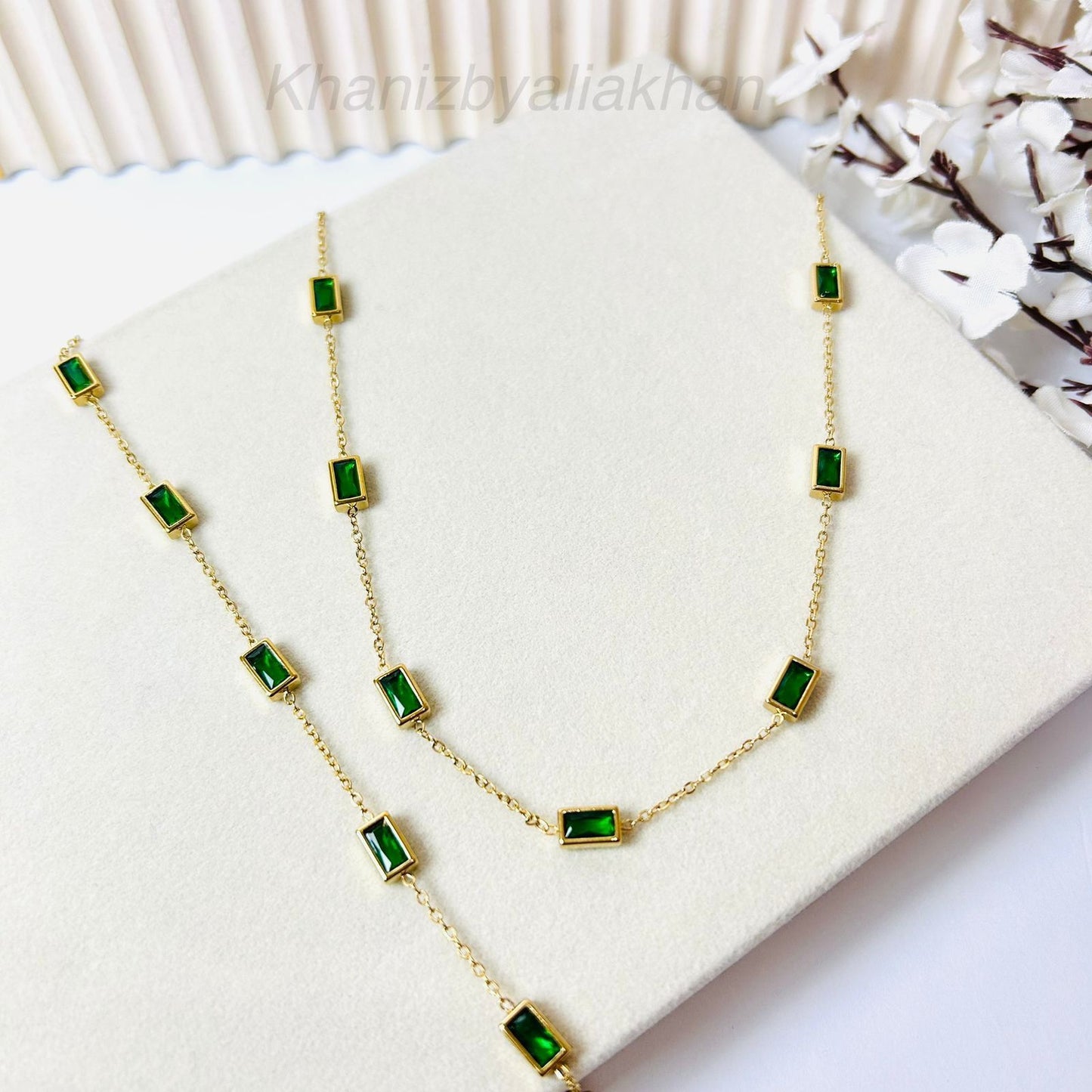 Dainty Emerald Set