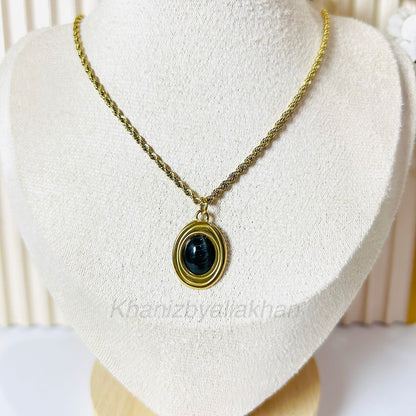 Noir Aura Pendant