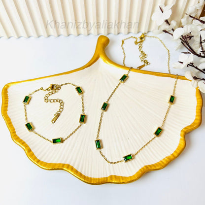 Dainty Emerald Set