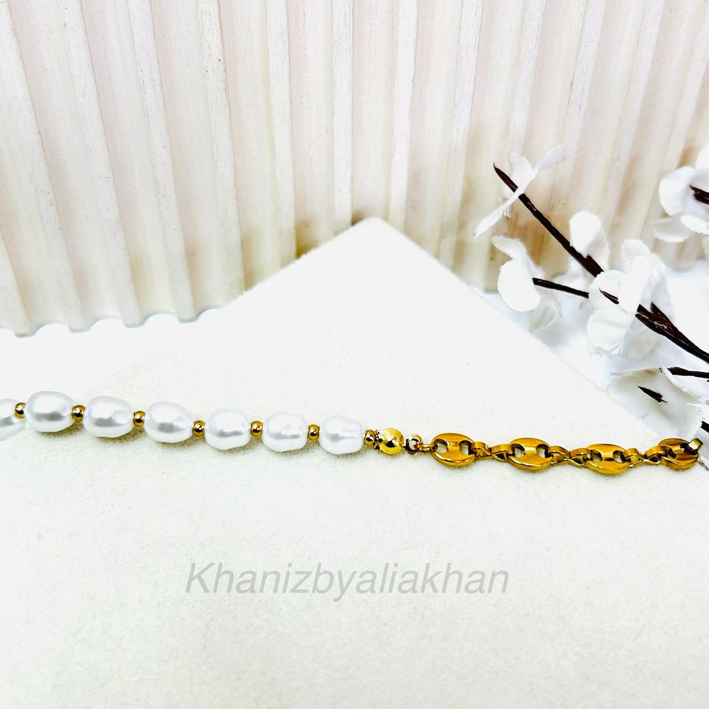 Elara Pearl Bracelet