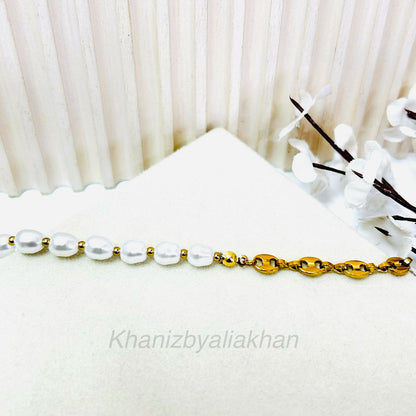 Elara Pearl Bracelet