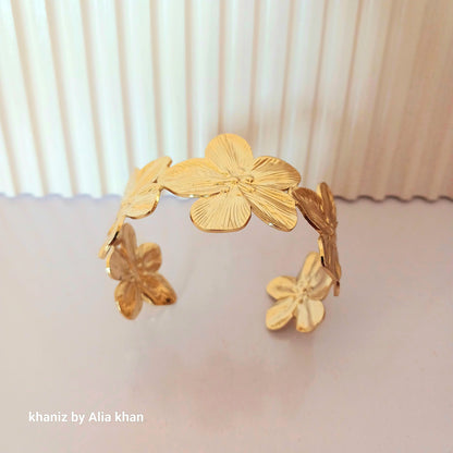 Flower Handcuff