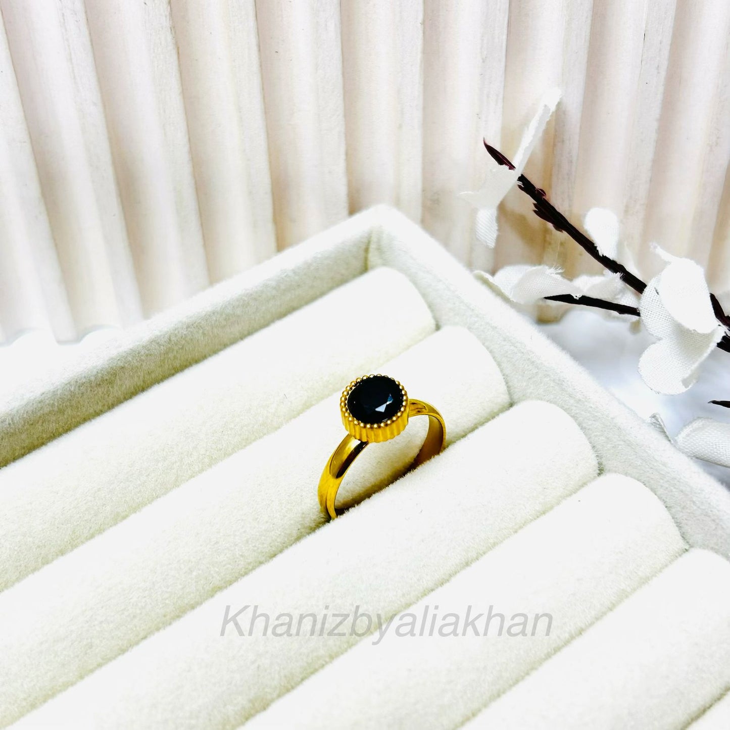 Noir Blink Ring