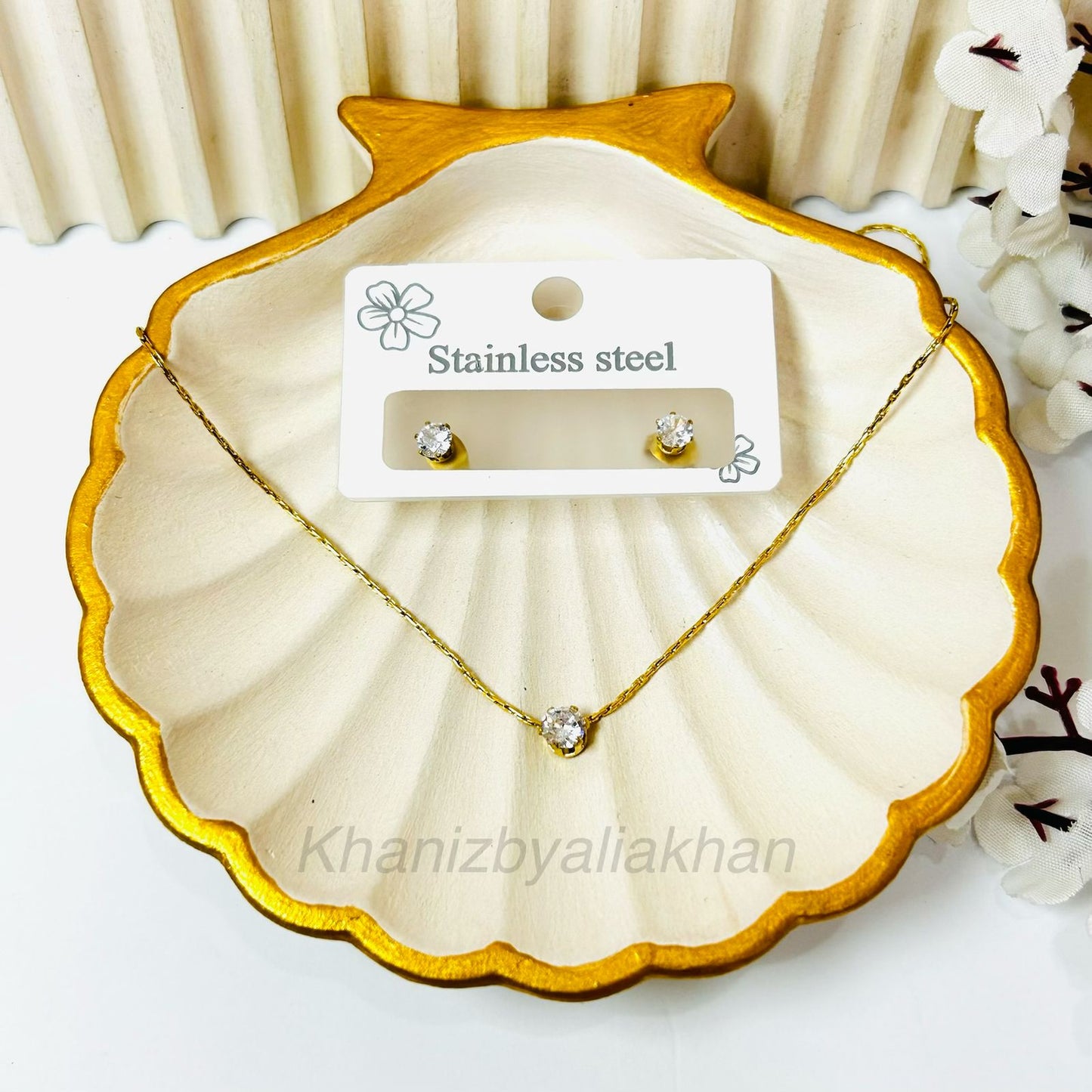 Dainty Crystal Set