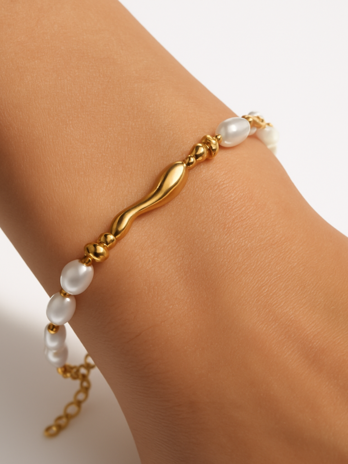Lovina Pearl Bracelet