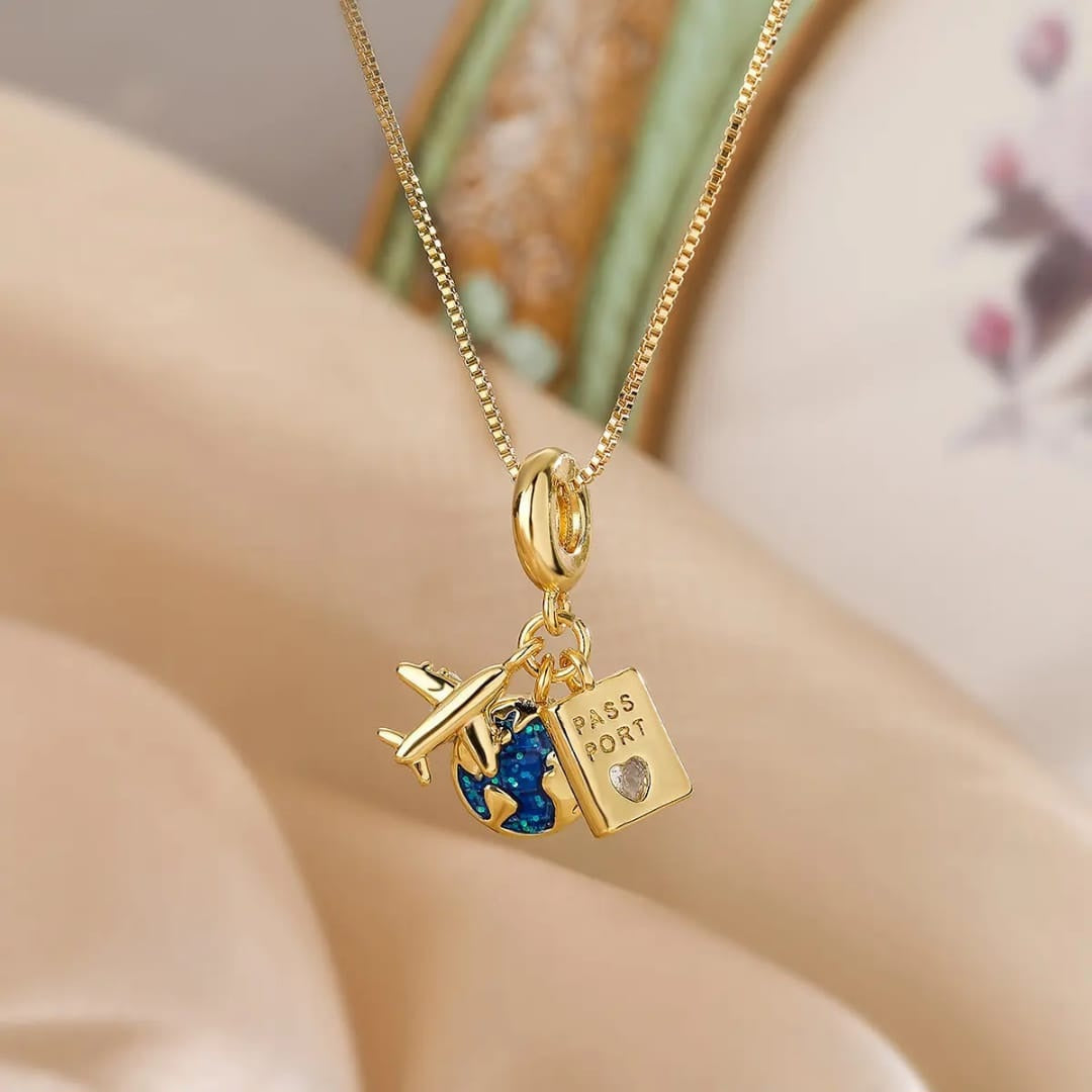 Dreamy World Tour Pendant