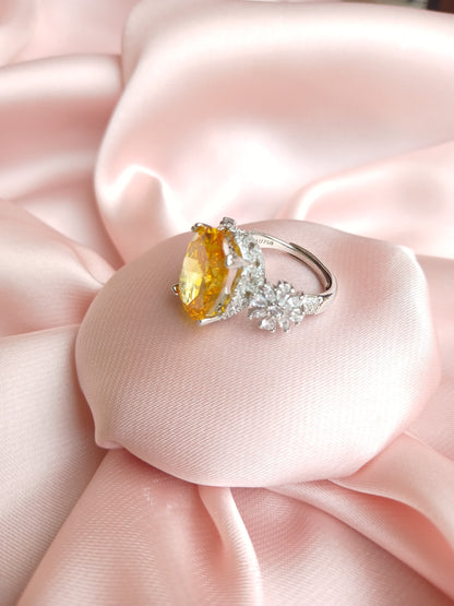 Oval-cut Yellow Topaz Ring