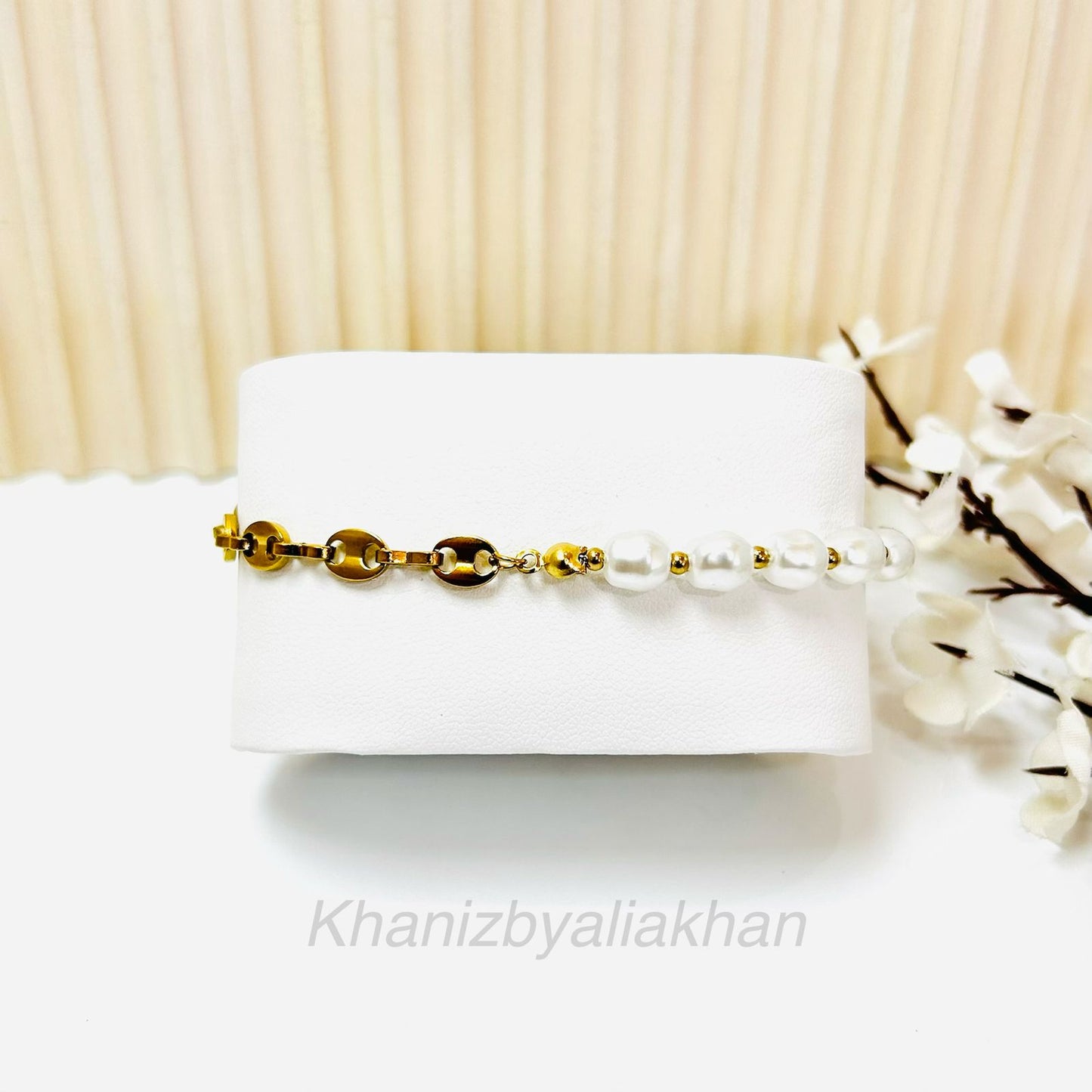 Elara Pearl Bracelet