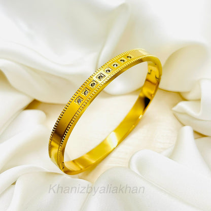 Radiant Wrist Handcuff
