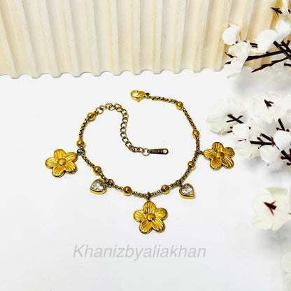 Daisy Floral Charm Bracelet
