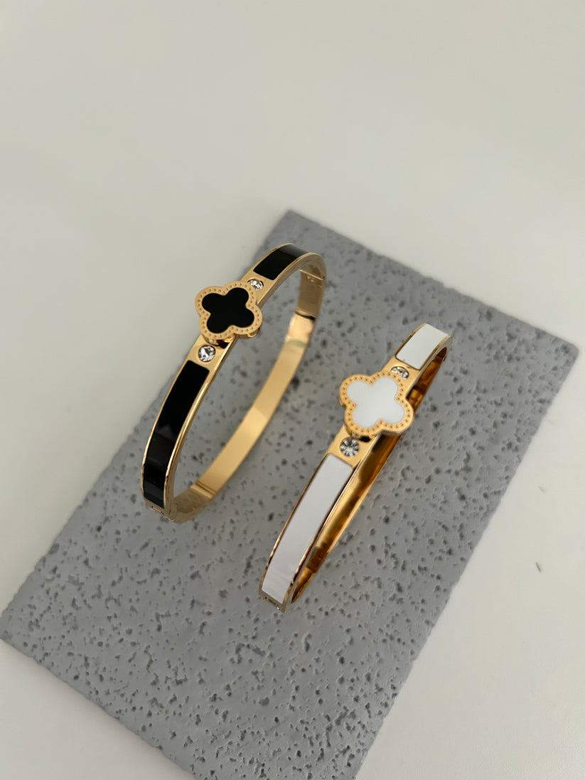 White Clover Stone Handcuff