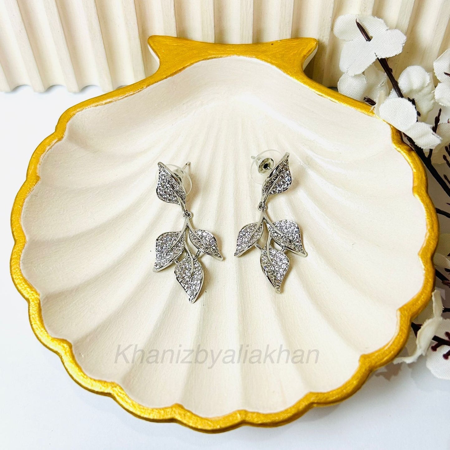 Sparkle Leafy Earrings