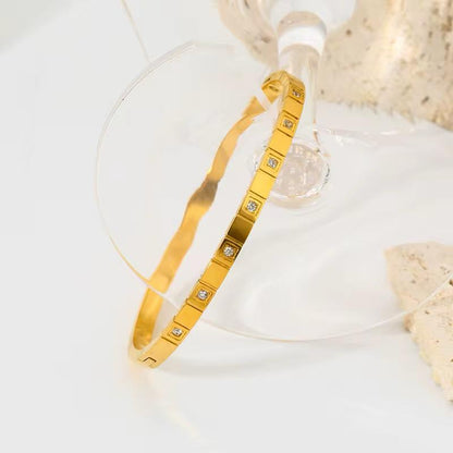Treasure Handcuff
