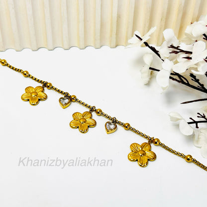 Daisy Floral Charm Bracelet